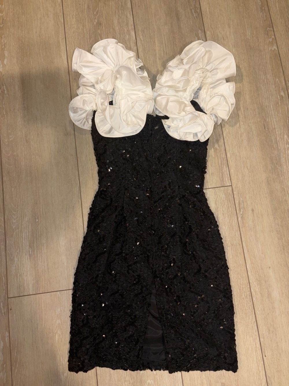 Vintage 80s Dave & Sequin & Satin Dress w/ Pearls & Lace 7/8 - Picture 10 of 10